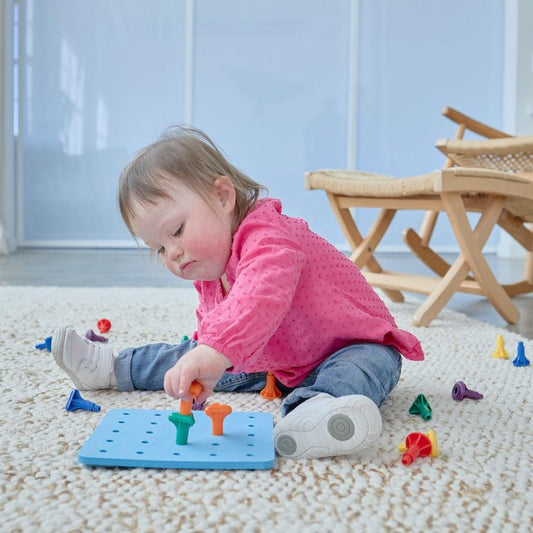 EDX Education Geo pegs and Pegboard Set - Sensory Toys